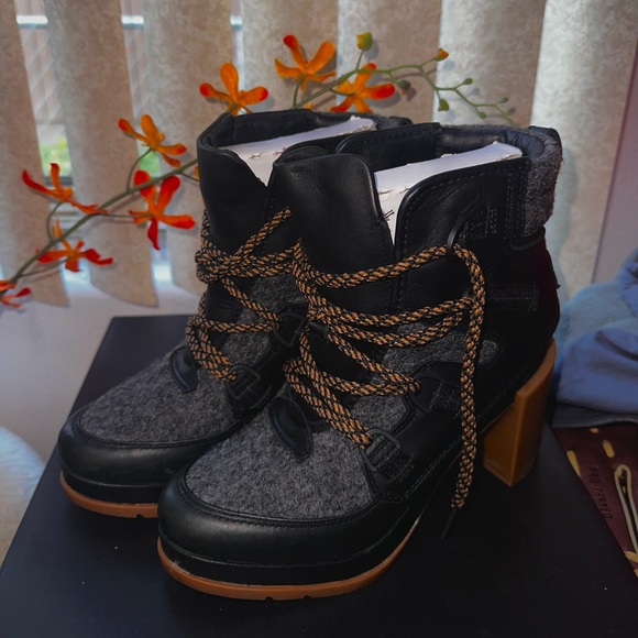 brand new sorel heels women’s size 6.5 - Picture 2 of 4